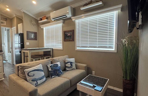 Chokoloskee House | Waterfront 2 bedroom 1 bath with boat slip