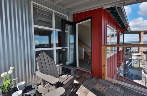 Langley Condo | Waterfront 2 bedroom condo - private deck offering spectacular views