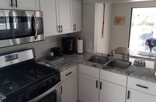 Lakeview House | Waterfront 2 BR, 2 Bath Cottage; Fully Remodeled with Free Dock
