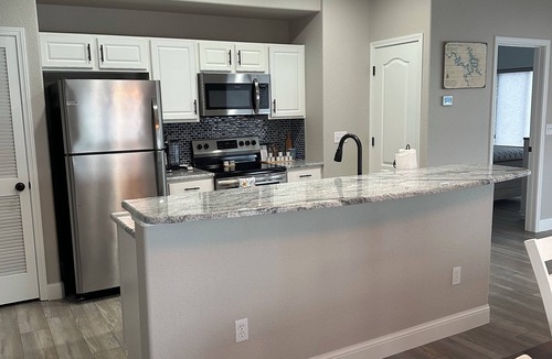Lake Ozark Condo | WATERFRONT 2BDR MONARCH COVE