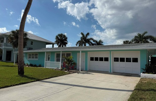 Englewood South House | Waterfront + 2Bed + No Bridge Gulf Access + Dock + Beaches + Pool coming soon!