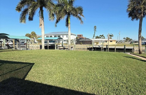 Englewood South House | Waterfront + 2Bed + No Bridge Gulf Access + Dock + Beaches + Pool coming soon!