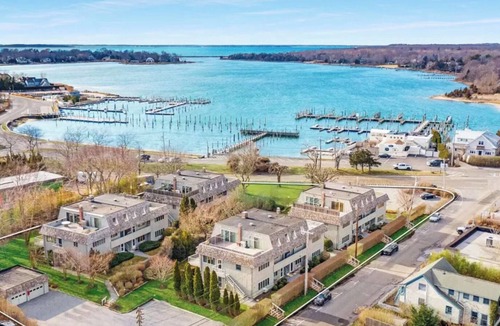 Sag Harbor Condo | Waterfront 2BR/3BA Sag Harbor Village Rooftop Penthouse
