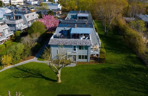 Sag Harbor Condo | Waterfront 2BR/3BA Sag Harbor Village Rooftop Penthouse