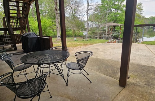 Columbus House | Waterfront 2BR Retreat w/Private Dock