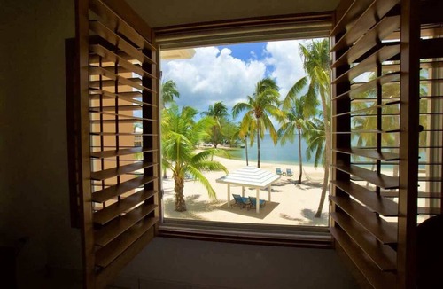 Rum Point Condo | Waterfront 2BR w/Pool/Jacuzzi– 7-UP Condo in Kaibo Kai