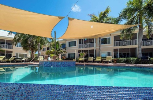 Rum Point Condo | Waterfront 2BR w/Pool/Jacuzzi– 7-UP Condo in Kaibo Kai