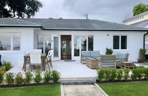 Crystal Beach House | Waterfront 3-bedroom home in Crystal Beach