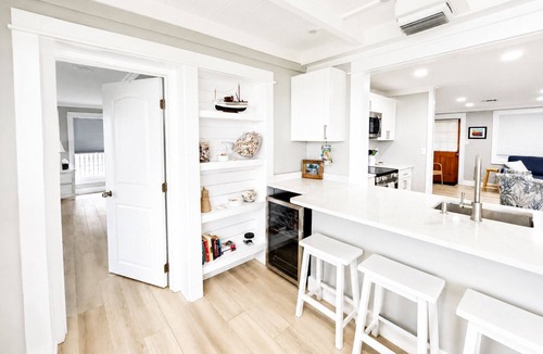 Englewood House | Waterfront 3 Bedroom Retreat - Dock, Bay Front, Beach Access