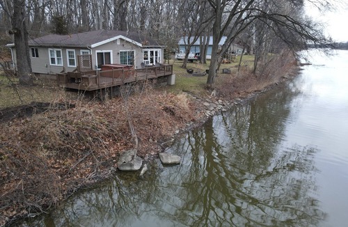Colton Cottage | Waterfront 3 Bedroom Cottage - Free Kayaks, Canoes, Boats, Bikes, and Hot Tub!