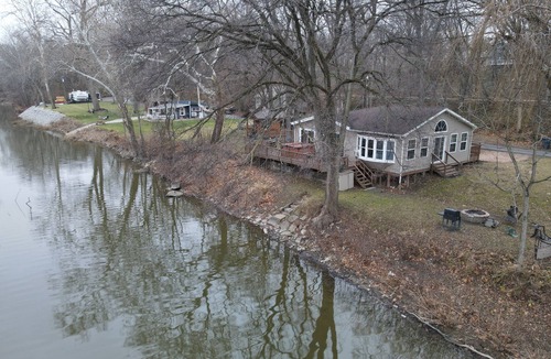Colton Cottage | Waterfront 3 Bedroom Cottage - Free Kayaks, Canoes, Boats, Bikes, and Hot Tub!