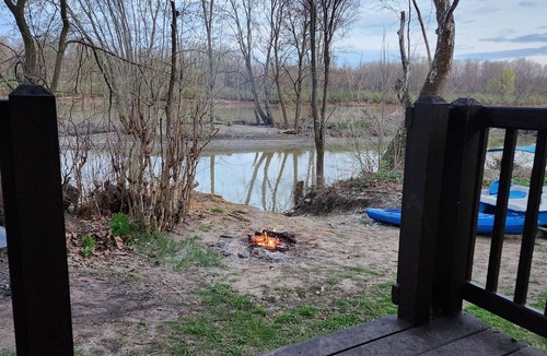 Colton Cottage | Waterfront 3 Bedroom Cottage - Free Kayaks, Canoes, Boats, Bikes, and Hot Tub!