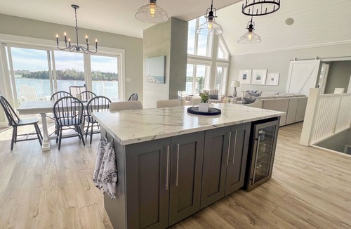 French River House | Waterfront, 5 Bedrooms, Kayaks and AC