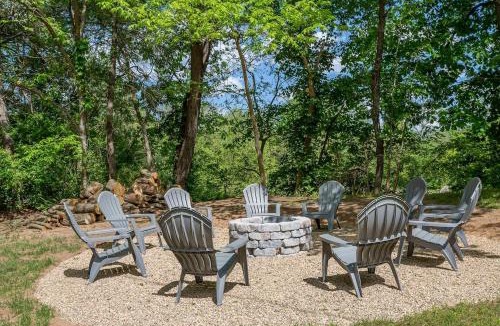 Elkton House | Waterfront 5 Br Pool Hot Tub Pavilion Fire Pit