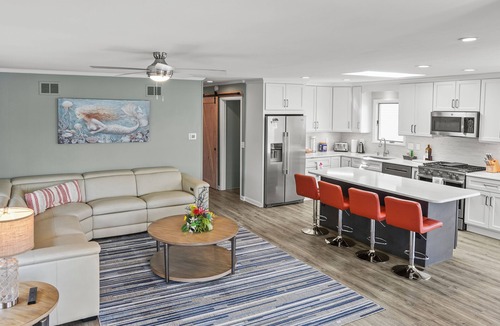 Keen-Wik On the Bay House | Waterfront 5BR Dock BYO Boat Sleeps 16 2 Living Rooms 2 Miles to Beach