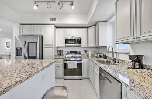 Merritt Island Condo | Waterfront 5BR escape near Kennedy Space Center