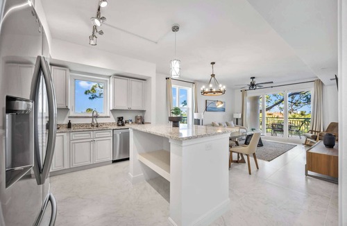 Merritt Island Condo | Waterfront 5BR escape near Kennedy Space Center