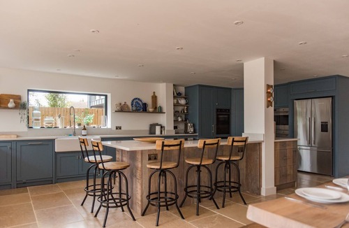 New Romney Cottage | Waterfront - a large detached beach house by Bloom Stays that sleeps 8 guests in 4 bedrooms