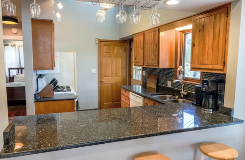 Twin Lakes House | Waterfront Adventure & Relaxation: Kayaks, SUP, and Hot Tub on Site