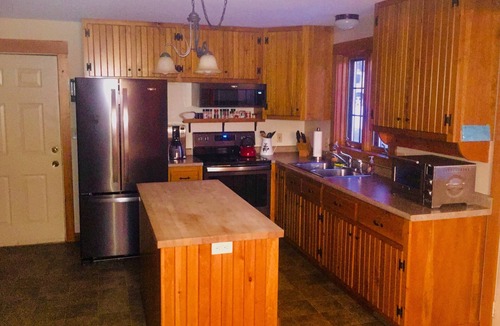 Barnstead House | WATERFRONT!! AMAZING SUNSETS - STUNNING FALL FOLIAGE - SKI GUNSTOCK!!