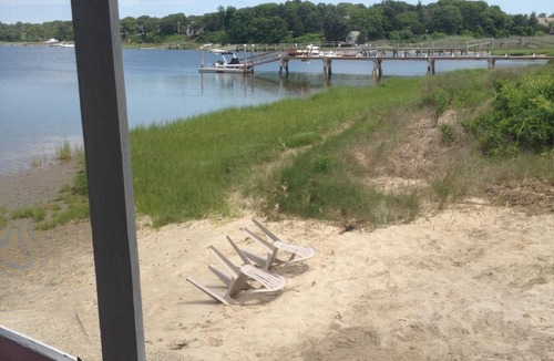 West Dennis Cabin | Waterfront, Amazing Sunsets, Dock, Fishing and a Small Beach, 1 Bedroom Sleeps 3