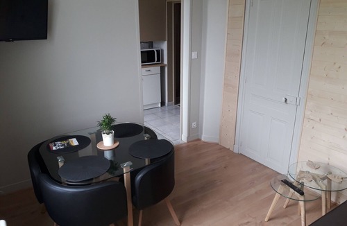 Langrune-sur-Mer Apartment | Waterfront apartment with your feet in the water!