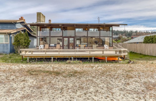 Clinton House | Waterfront beach house w/ a furnished patio & breathtaking views of the bay!