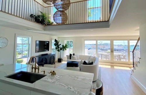 Scituate House | Waterfront Beach House with studio apartment