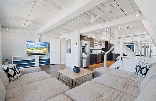 Silver Cay Cottage | Waterfront Beach Cottage