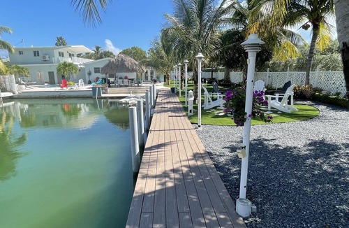 Toll Gate Shores House | Waterfront beautifully renovated 6 Bedrooms 4 Bath , Gated Private Home