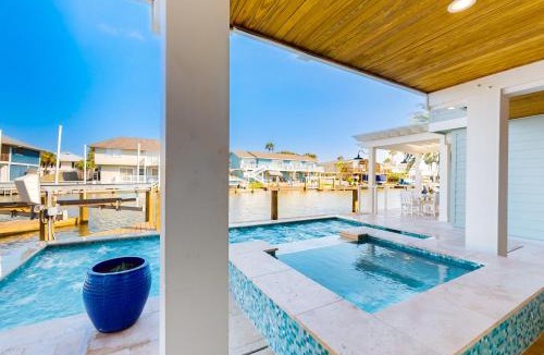 Key Allegro House | Waterfront Beauty