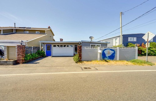 Birch Bay House | Waterfront Birch Bay Cabin: Beach Access & Sunsets