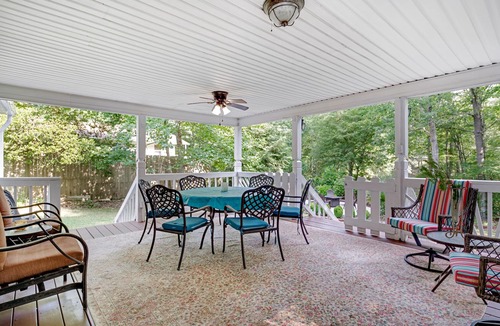 Bracey House | WATERFRONT, BOATHOUSE, GIANT PORCH, KAYAK, CANOE