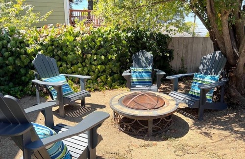 Vallejo House | Waterfront Boutique Bungalow Two -Walk to Ferry to San Francisco