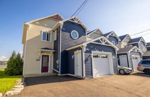 Ste Anne de Beaupre House | Waterfront view - Phenicia House