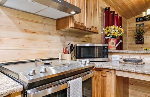 Harrisonville Cabin | WATERFRONT CABIN PRIVATE BEACH HOT TUB FIRE RING FISH HIKE KAYAK
