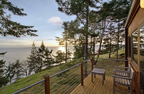 Friday Harbor House | Waterfront Cabin! Adults Only (Whale Watch Point)