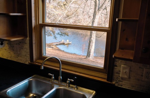 Lanexa House | Waterfront Cabin on 9 Acres with Private Dock