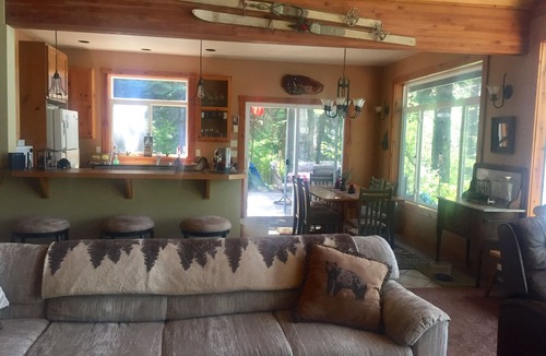 Cusick Cabin | Waterfront Cabin on the beautiful Pend Oreille River.