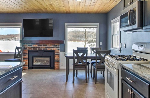 Avon Cabin | Waterfront Cabin on Upper Spunk Lake!