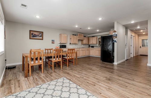 Au Gres Cabin | Waterfront Cabin with BBQ, Picnic Space and Amazing Sunsets in Michigan