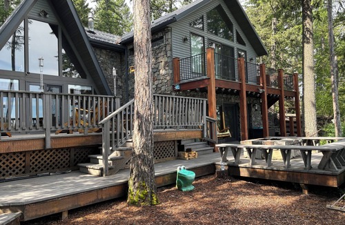 Kalispell Cabin | Waterfront Cabin with Exquisite Views and the perfect location