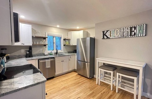 Costigan House | Waterfront Cape | 3BR/2 Bath| Fire Pit