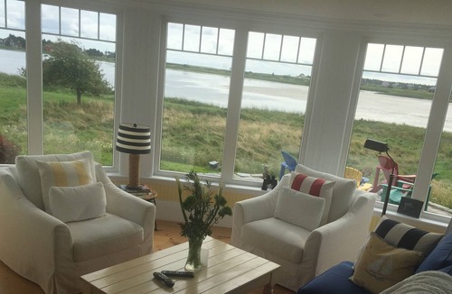 Kingsburg House | Waterfront cape walk to two long, sandy beaches in pastoral seaside settlement