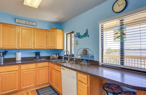 Cedar Key House | Waterfront Cedar Key Duplex Home: Grill & Dock!