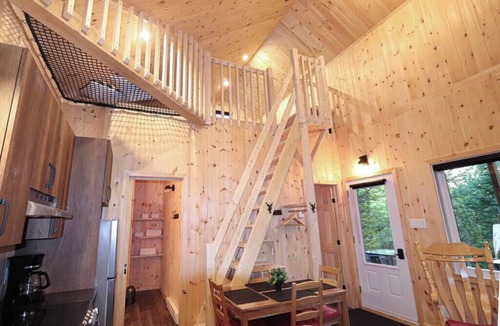 Shannon House | Waterfront Chalet with Spa | Le Geai Bleu