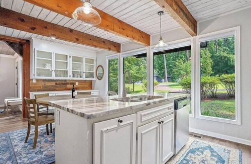 Dadeville House | Waterfront charming 3-bedroom house in serene Dadeville with WiFi, AC
