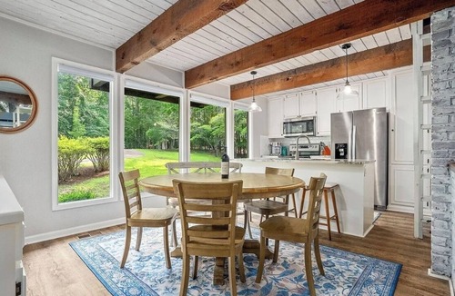 Dadeville House | Waterfront charming 3-bedroom house in serene Dadeville with WiFi, AC