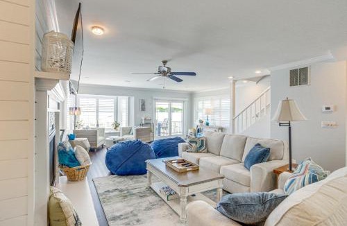 Clarklake House | Waterfront ‘Clarklake Escape’ - Deck, Dock & Views