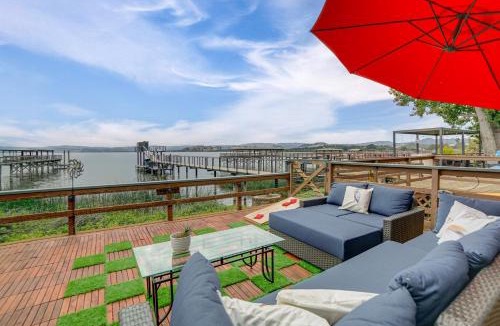 Upper Lake House | Waterfront Clear Lake Home w/Game Room & Deck!